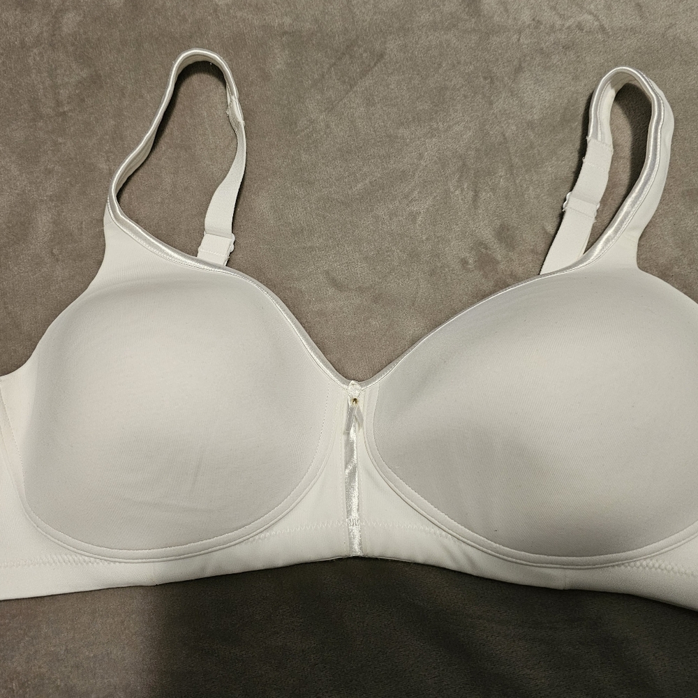 Vanity Fair Soft Padded White Bra 38C